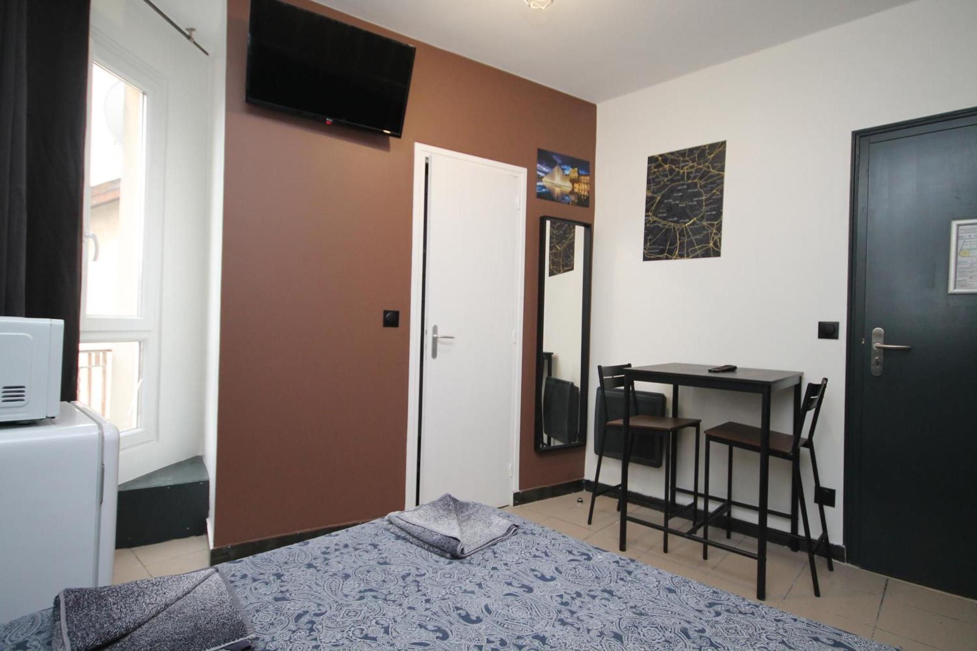 09 - Chambre Proche Paris Et Transports Avec Tv Wifi Saint-Denis  Exteriör bild